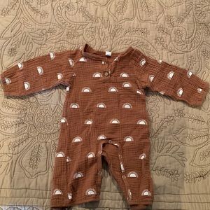 Baby onesie size 9 months
